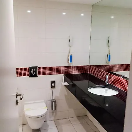 Vienna House Easy By Wyndham Bucharest Airport Hotel Otopeni Exterior photo